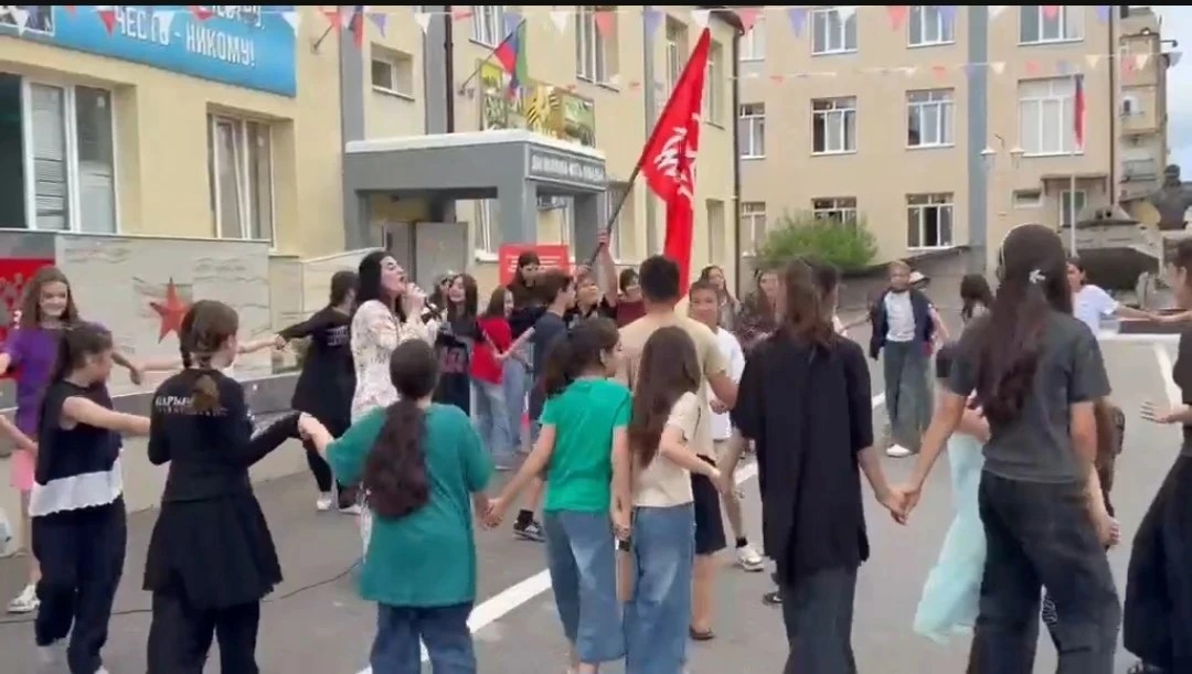 Закрытие первого потока пришкольного лагеря в Дербентском кадетском корпусе.