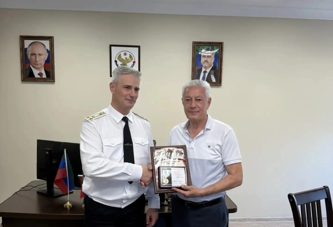 «Пограничникам — слова благодарности: юбилей отряда „Дагестан“ в стенах театра Дербента»